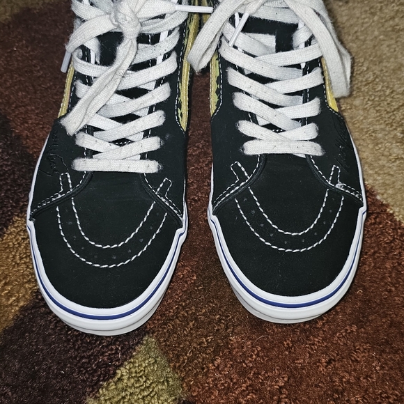 Shoes - Picture 6 of 11